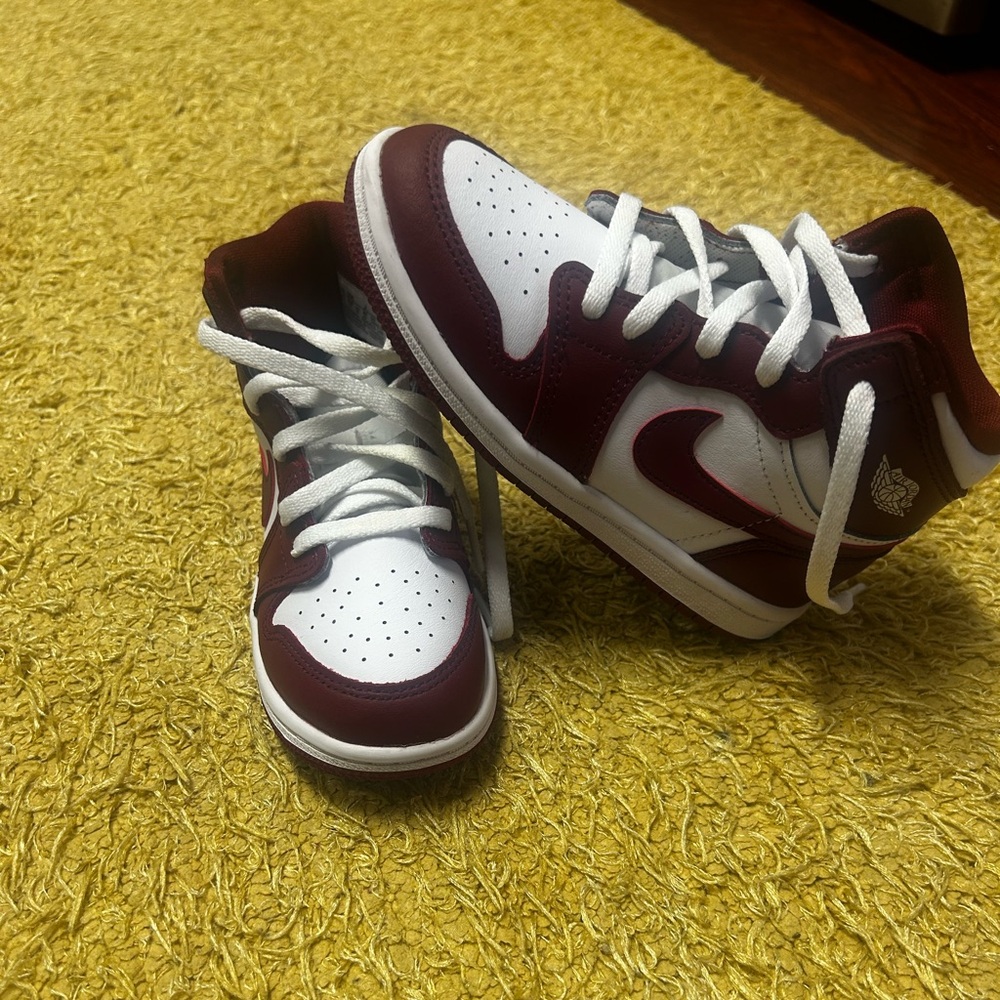 Nike Kids' Burgundy and White Sneakers 10c.